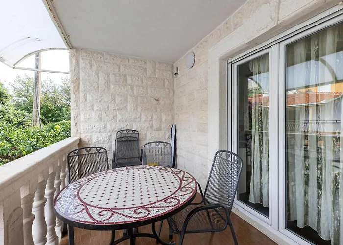 3 Bedroom Stunning In *