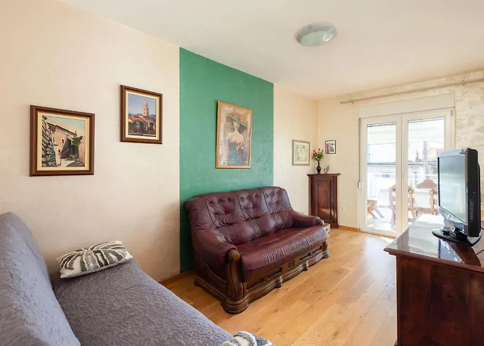 3 Bedroom Stunning In Podstrana