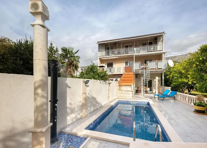 3 Bedroom Stunning In Podstrana