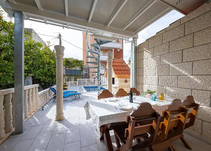 3 Bedroom Stunning In * Podstrana